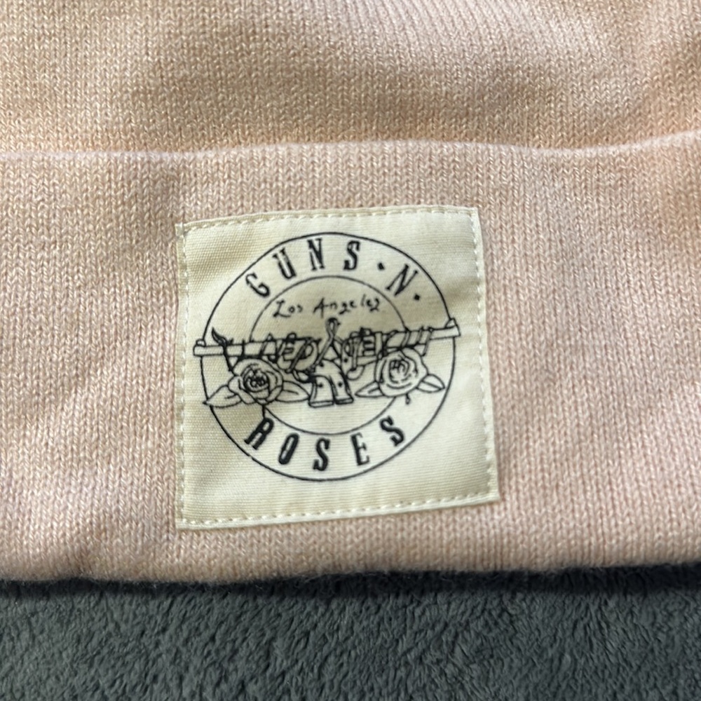 Pink Guns & Roses h&m beanie - Picture 2 of 2